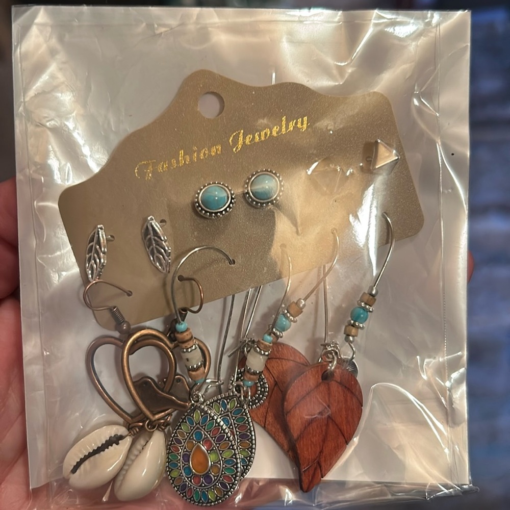 Set of earrings - Picture 3 of 3
